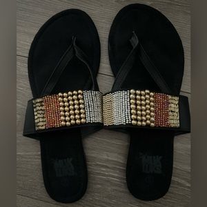 Muk Luks Flip flop sandals size 9